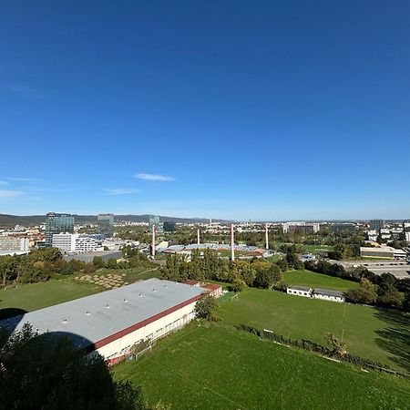 Апартаменты Three Towers With Beautiful View And Parking! Братислава Экстерьер фото