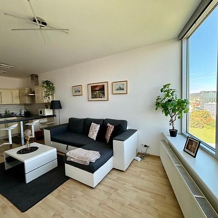 Апартаменты Three Towers With Beautiful View And Parking! Братислава Экстерьер фото