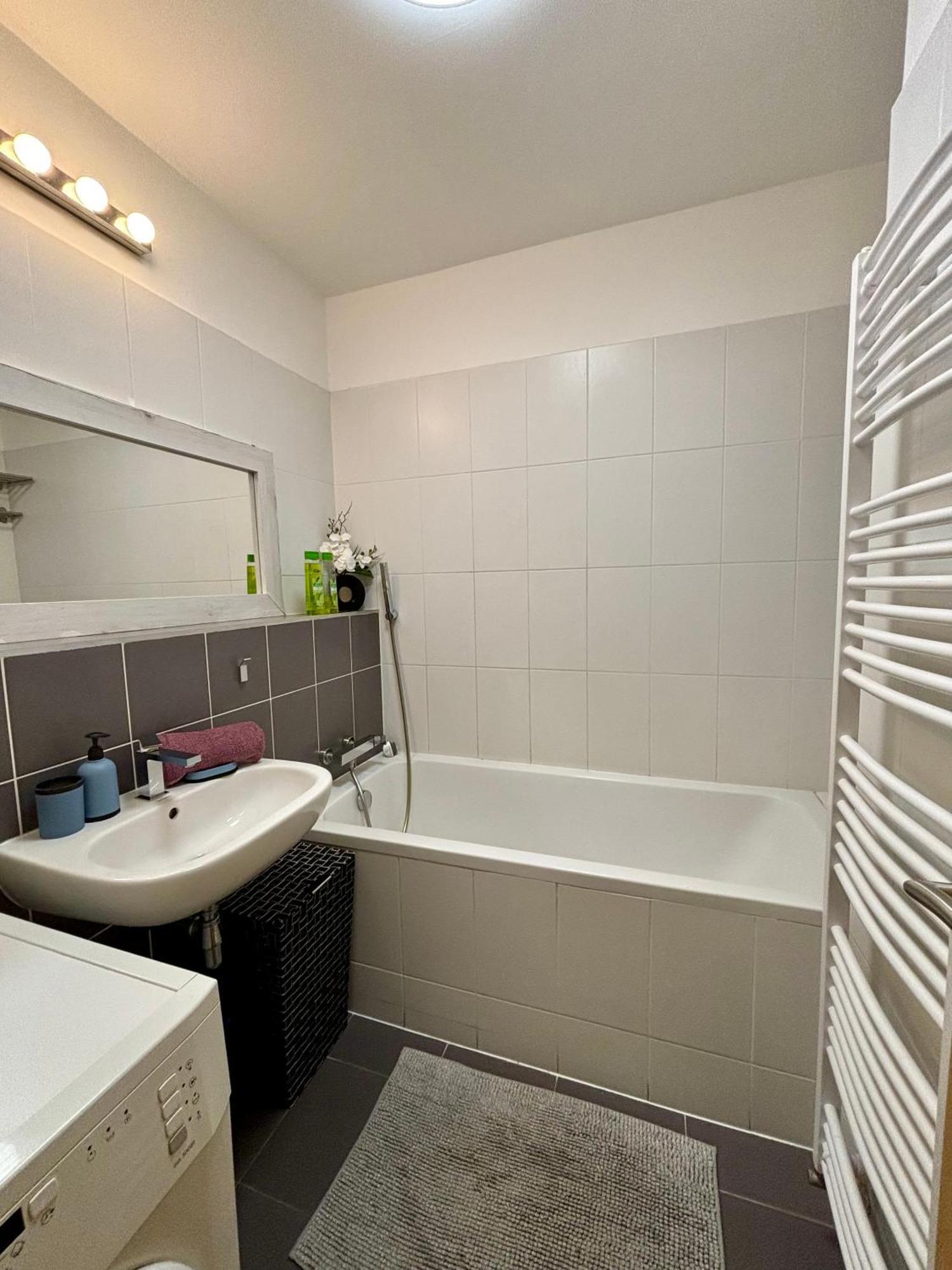 Апартаменты Three Towers With Beautiful View And Parking! Братислава Экстерьер фото